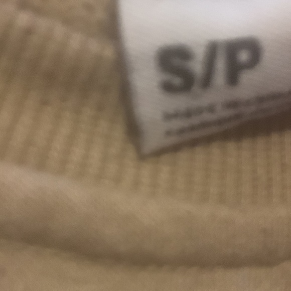 Really nice sweater - Picture 2 of 2